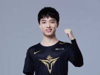 黑白体育-Uzi迎来十五赛季高光表现，G2球迷沸腾！的简单介绍