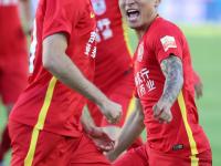 黑白体育-击剑杯赛上演强强对话，庐州霹雳队大胜陇右天虎队，战术调整见效；外援联手发威的简单介绍